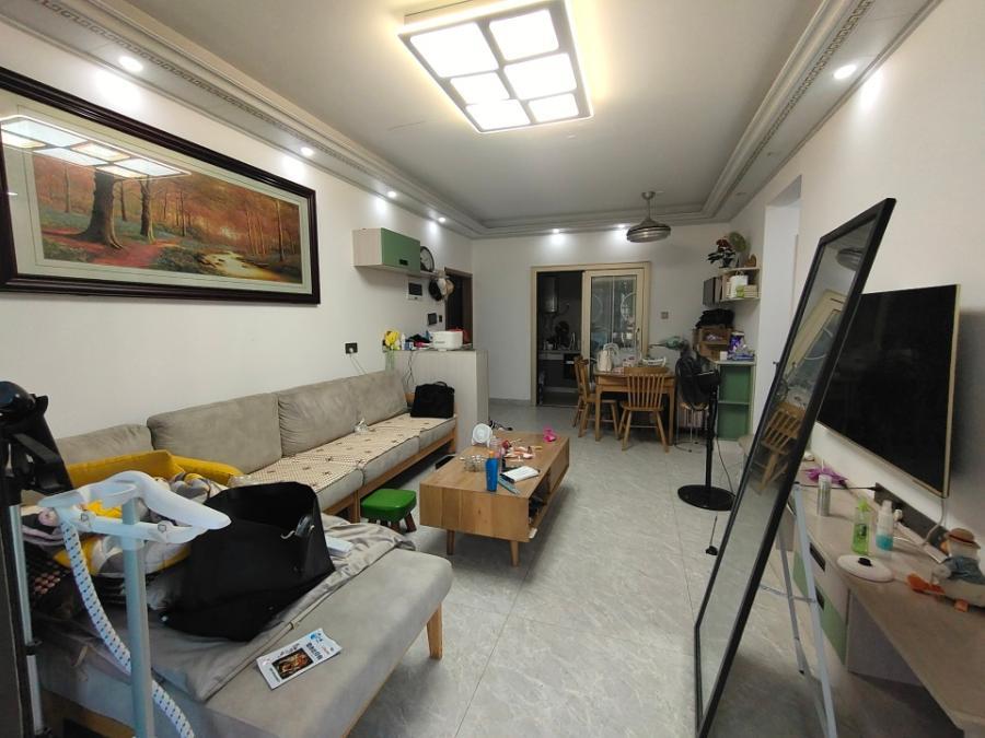 麓谷小鎮(zhèn)（樂谷園）法拍房4棟1806號及房屋內的家具、家電及其它附屬物品等財產